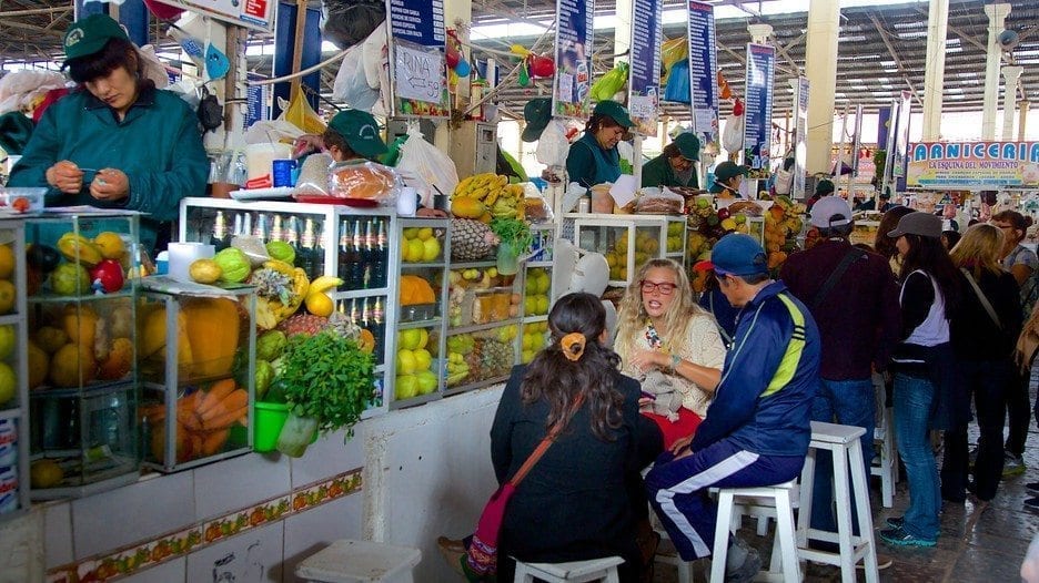 Comer y aprender en un mercado popular