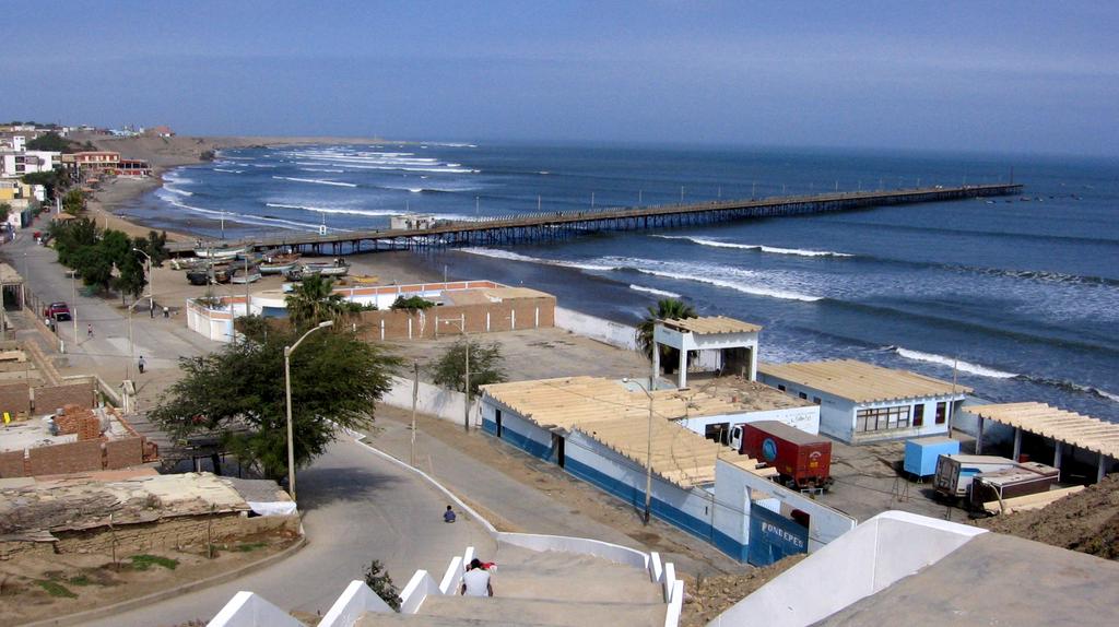 Bosques y Olas de diversión en Pacasmayo